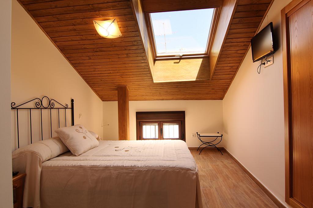 Hostal Yessy Candeleda Rum bild